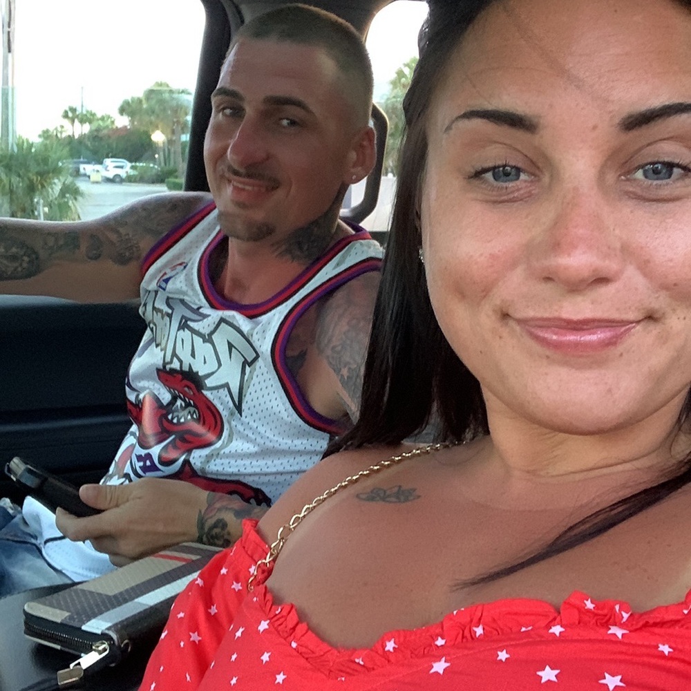 Meet your Poshers, John and Reagan ♥️